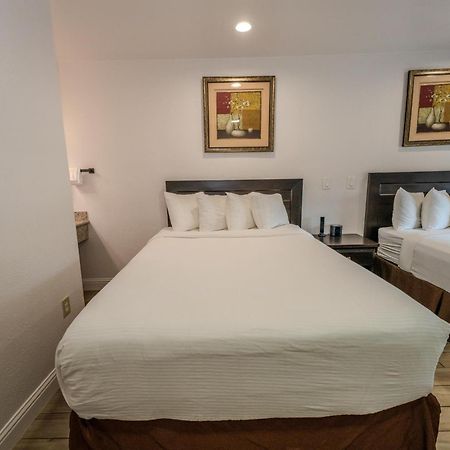 Monterey Surf Inn Bagian luar foto