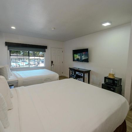 Monterey Surf Inn Bagian luar foto